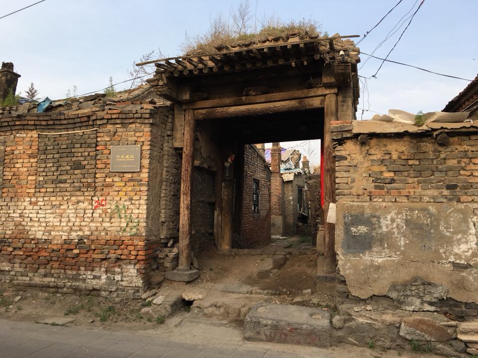 Datong Old City: the old city is being demolished for the recreation of the old city. (The film “The Chinese Mayor” chronicles the building of the City Wall as well as the evictions, relocation, demolition, cultural construction plans of the inner city.)