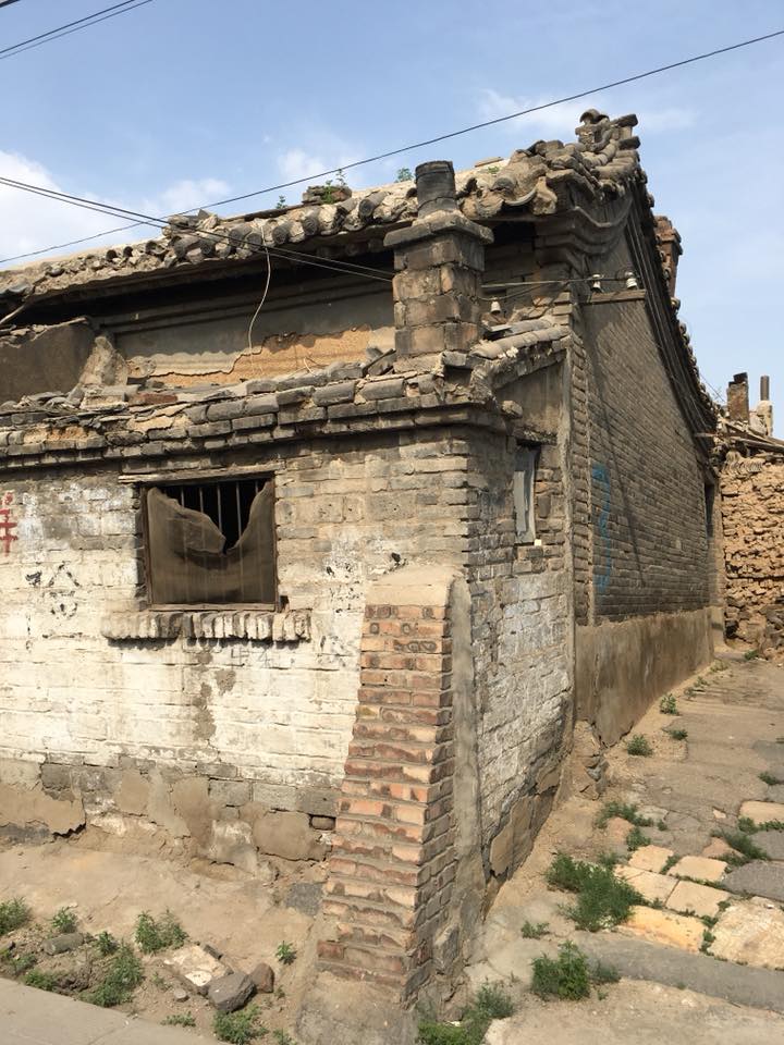 Datong Old City: the old city is being demolished for the recreation of the old city. (The film “The Chinese Mayor” chronicles the building of the City Wall as well as the evictions, relocation, demolition, cultural construction plans of the inner city.)