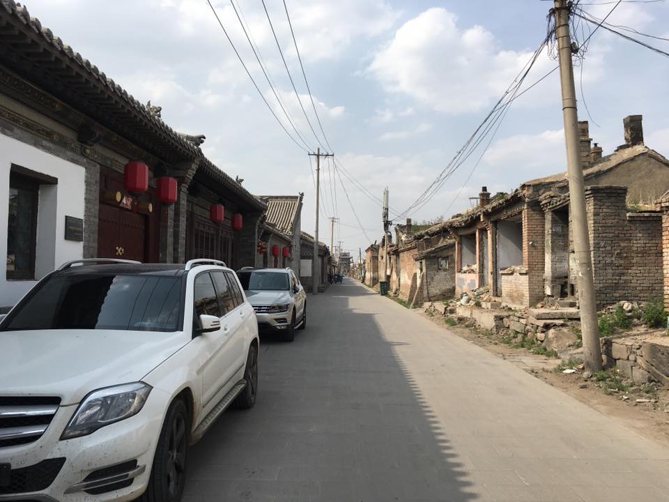 Datong Old City: the old city is being demolished for the recreation of the old city. (The film “The Chinese Mayor” chronicles the building of the City Wall as well as the evictions, relocation, demolition, cultural construction plans of the inner city.)