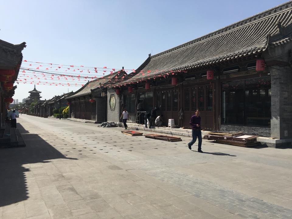 Datong Old City: the old city is being demolished for the recreation of the old city. (The film “The Chinese Mayor” chronicles the building of the City Wall as well as the evictions, relocation, demolition, cultural construction plans of the inner city.)